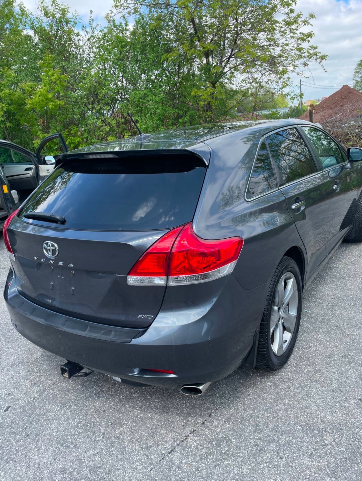
								2011 Toyota Venza AWD V6 Limited Edition full									