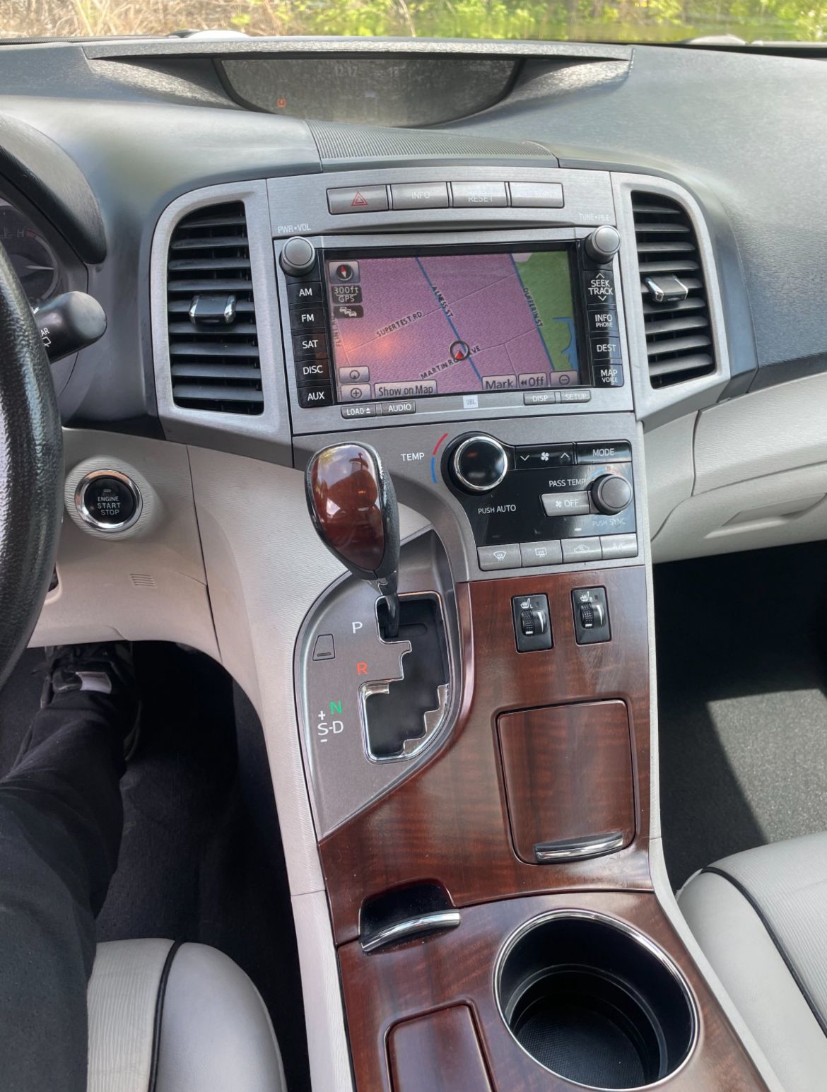 
								2011 Toyota Venza AWD V6 Limited Edition full									